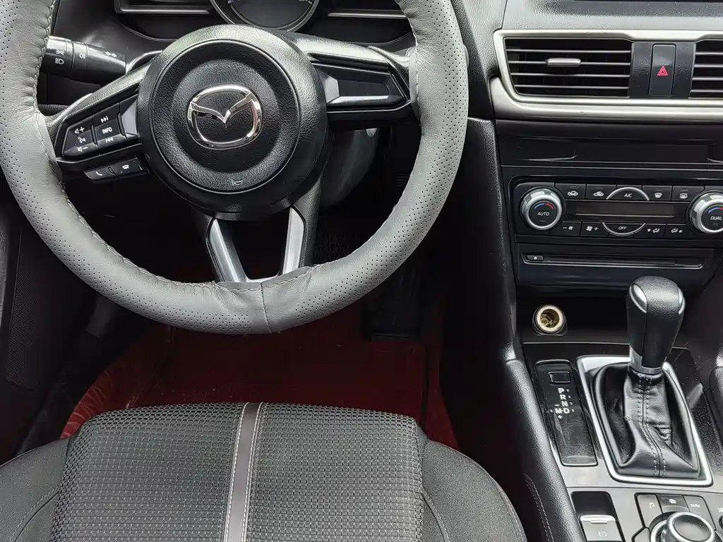 Mazda 3 Axela Cloud Control Sedan 1.5 L Auto Luxury CN-VI