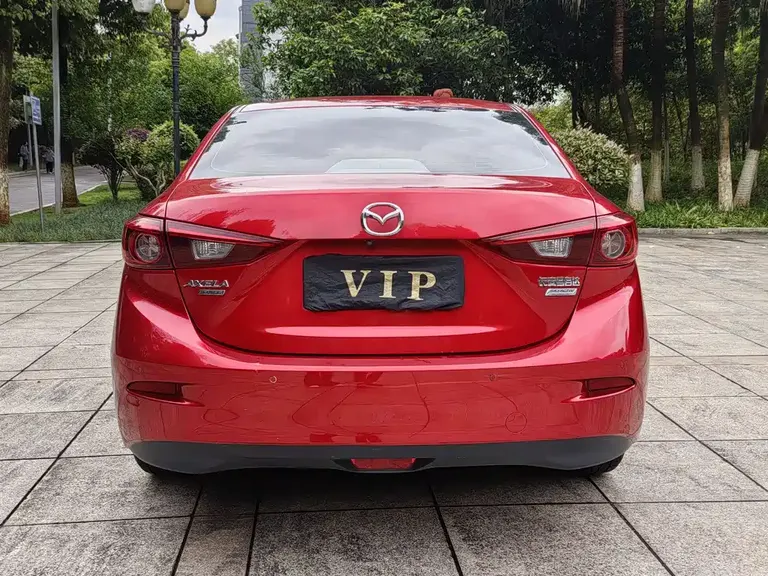 Mazda 3 Axela Cloud Control Sedan 1.5 L Auto Luxury CN-VI