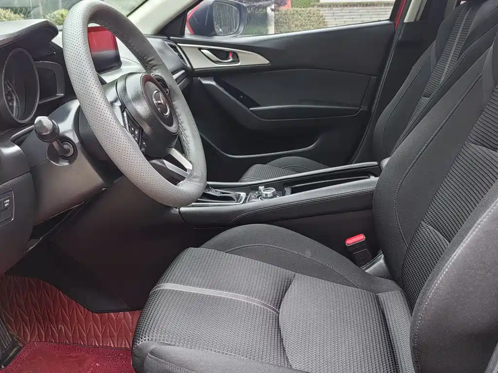 Mazda 3 Axela Cloud Control Sedan 1.5 L Auto Luxury CN-VI