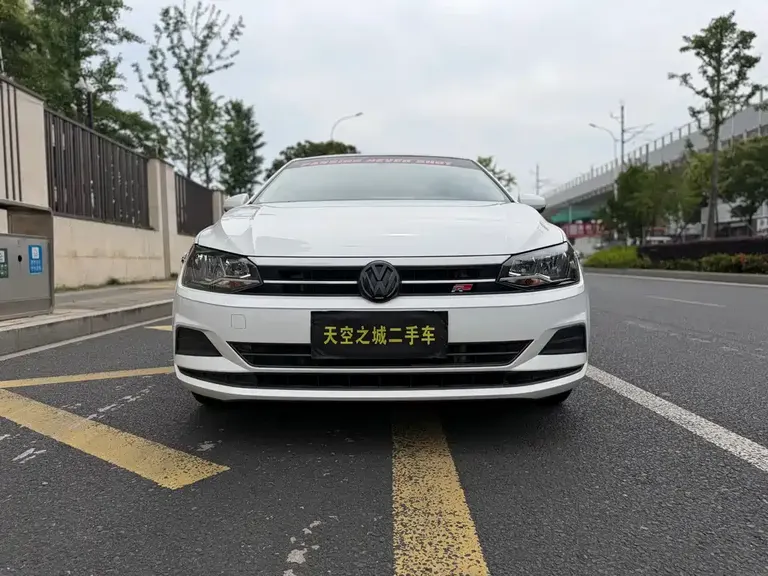 Volkswagen Polo Plus 1.5 L Auto Panoramic Pleasure