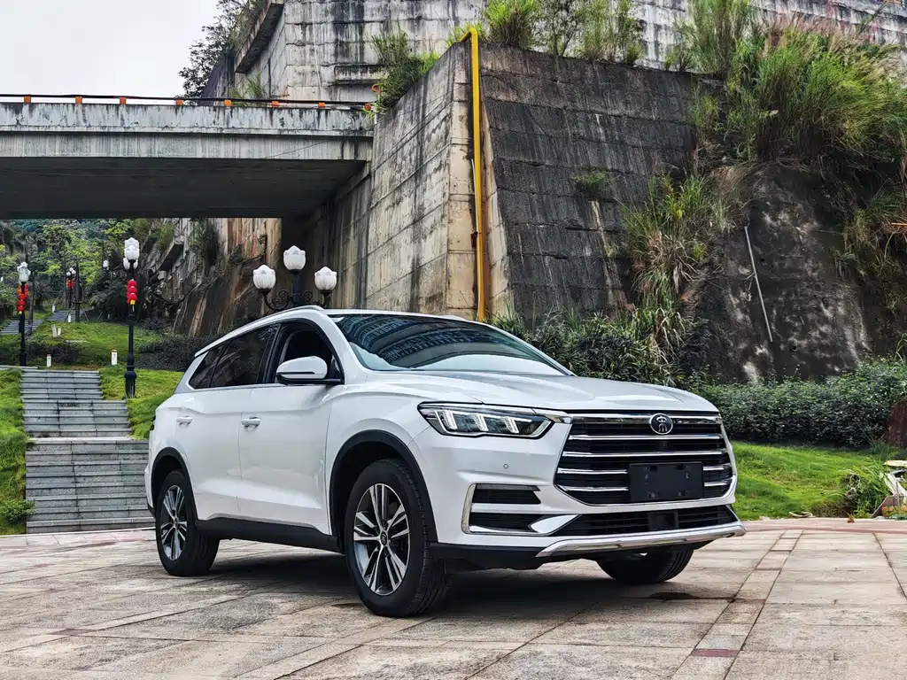 Song Pro 1.5 T Auto Distinguished