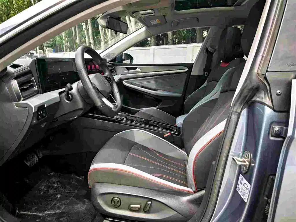 Lamando Lamando L 280 TSI DSG Spicy Cool