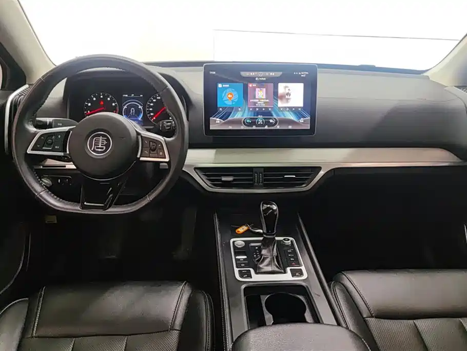 Tang 2.0 T Auto Connected Distinguished 5-seat CN-V