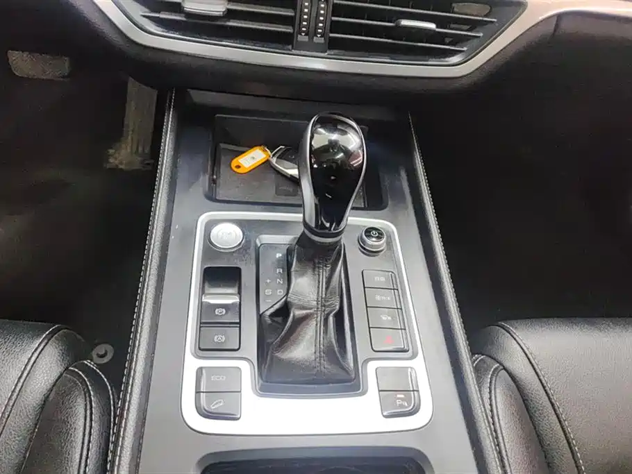 Tang 2.0 T Auto Connected Distinguished 5-seat CN-V
