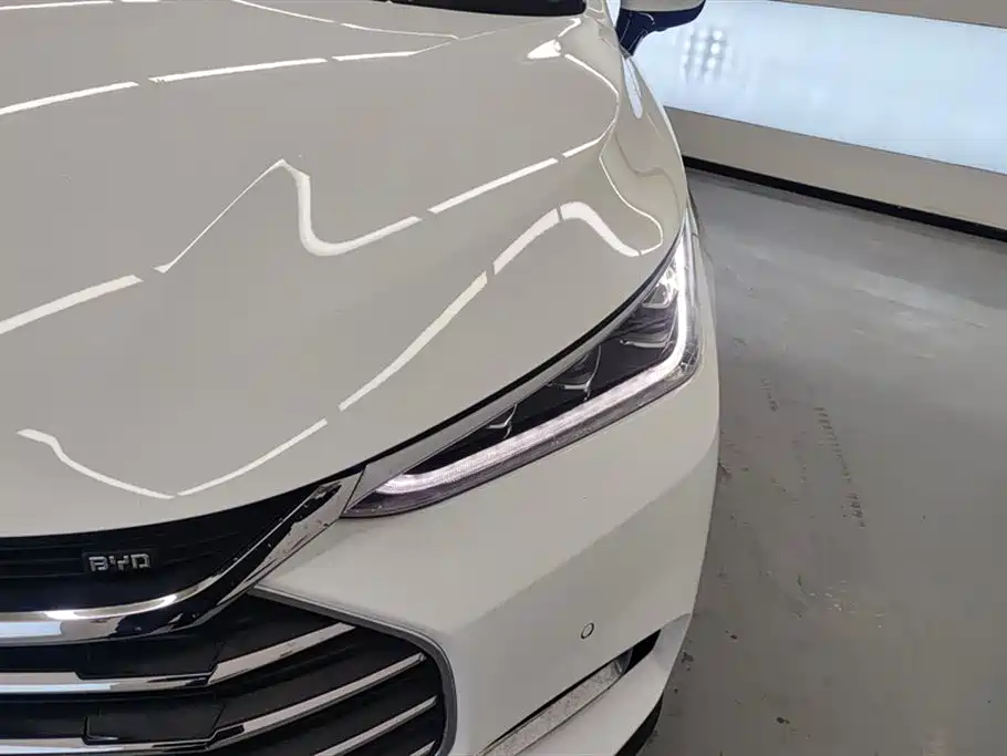 Tang 2.0 T Auto Connected Distinguished 5-seat CN-V