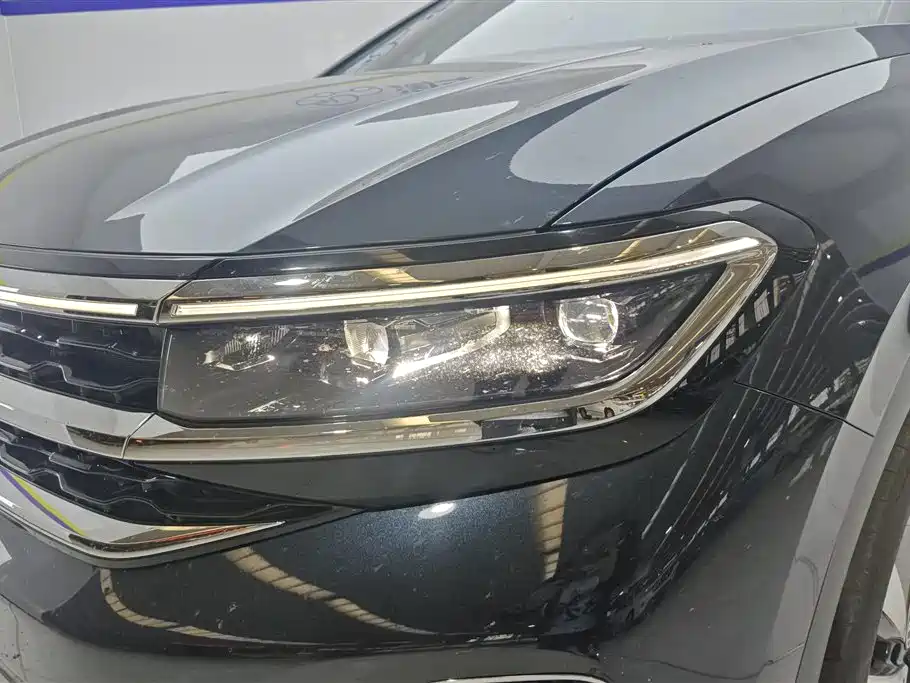 Talagon 330 TSI 2 WD Luxury Premium Realm
