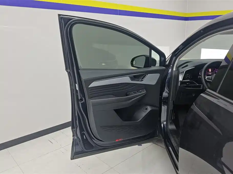 Talagon 330 TSI 2 WD Luxury Premium Realm
