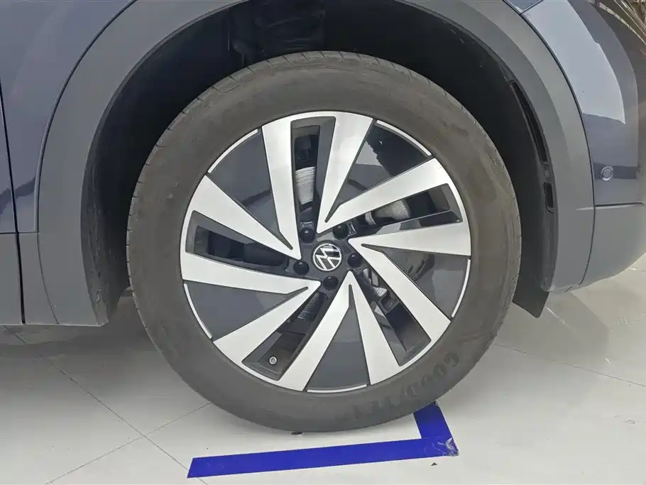 Talagon 330 TSI 2 WD Luxury Premium Realm