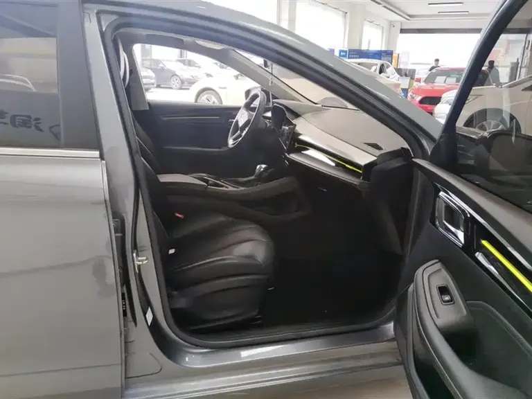 Roewe i5 1.5 L CVT Diamond