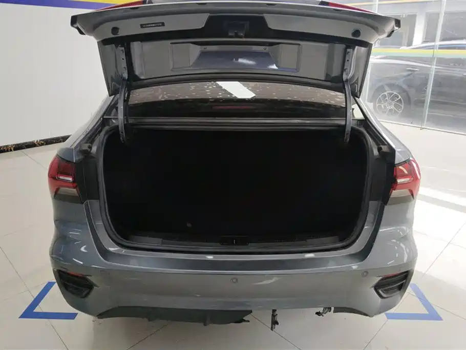 Roewe i5 1.5 L CVT Diamond