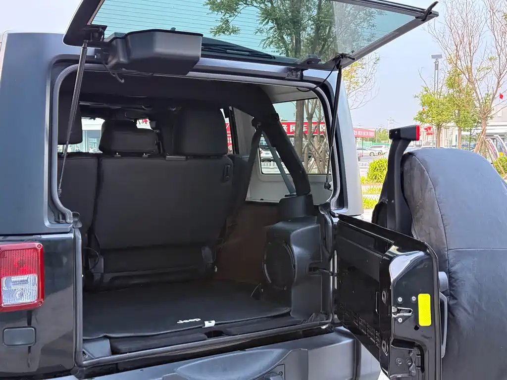 Wrangler 牧马人 2012款 3.6 L Rubicon 四门版
