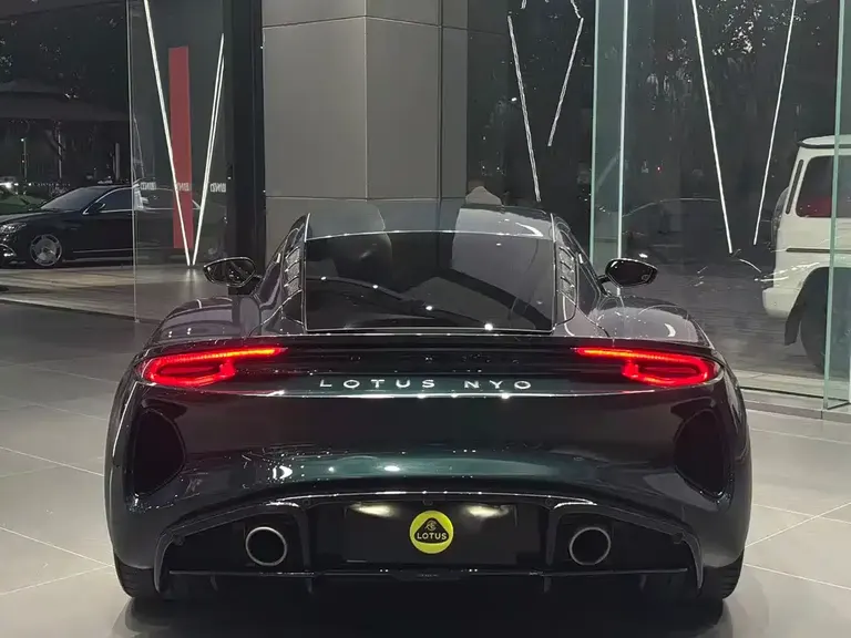 Lotus EMIRA 2.0 T DCT First Edition