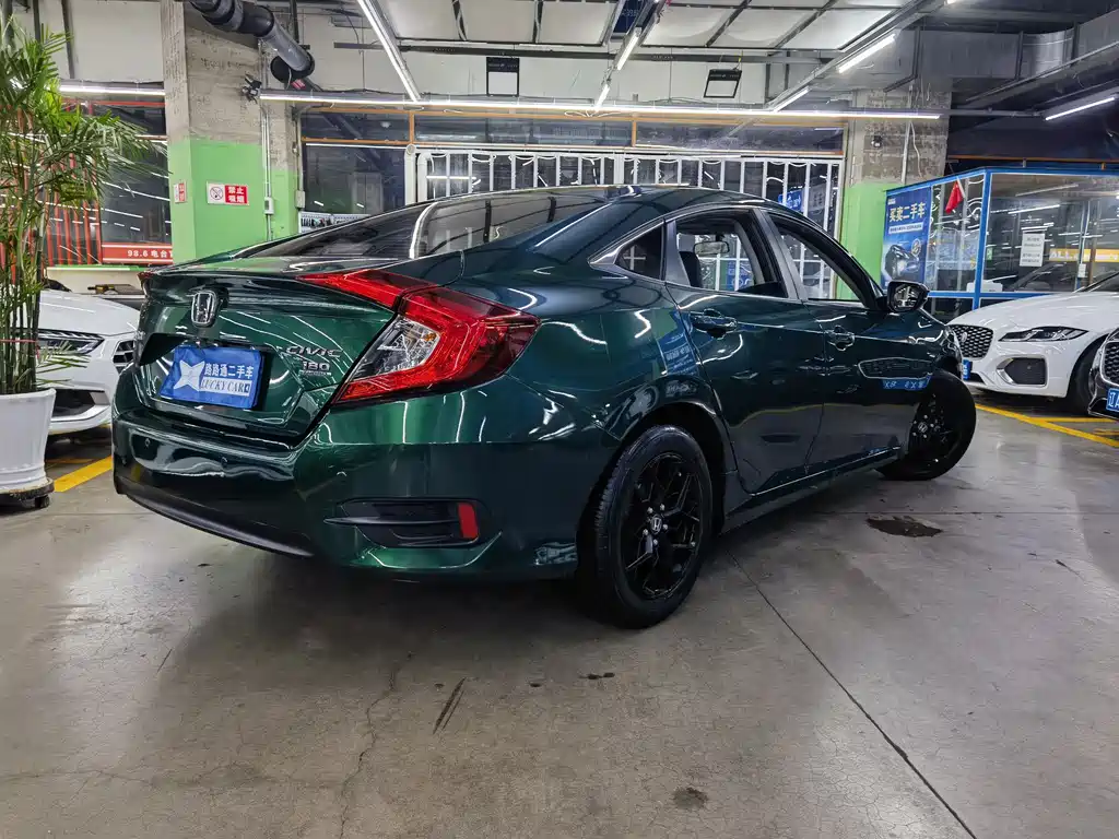 Civic 180 TURBO CVT Comfort