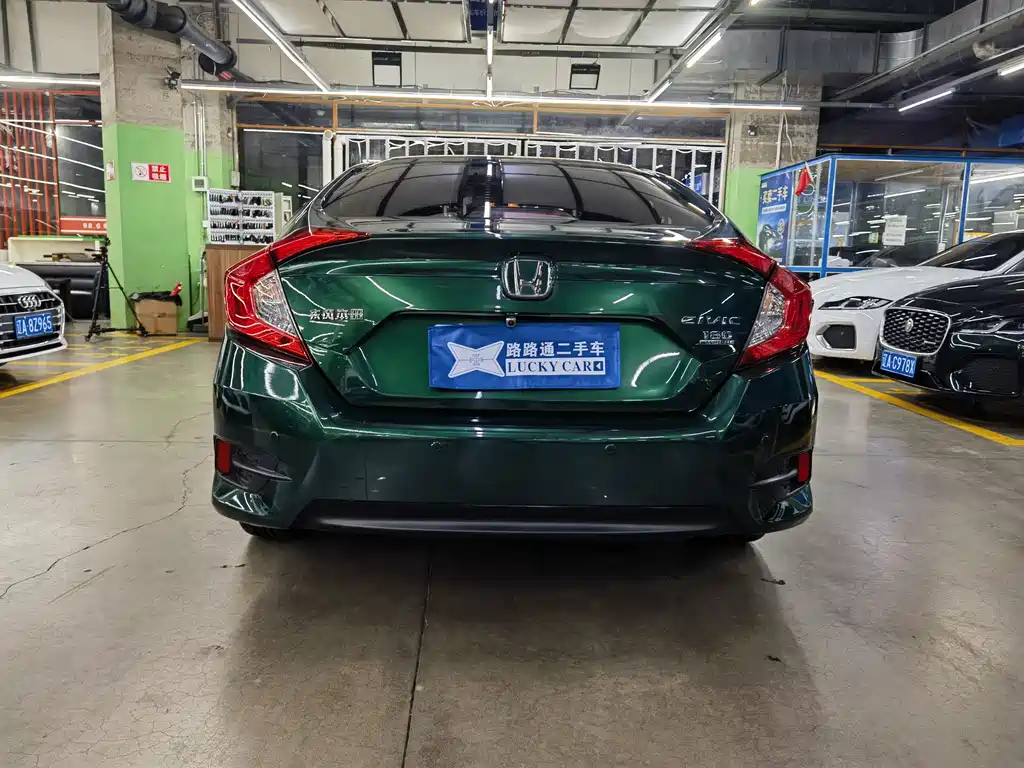 Civic 180 TURBO CVT Comfort