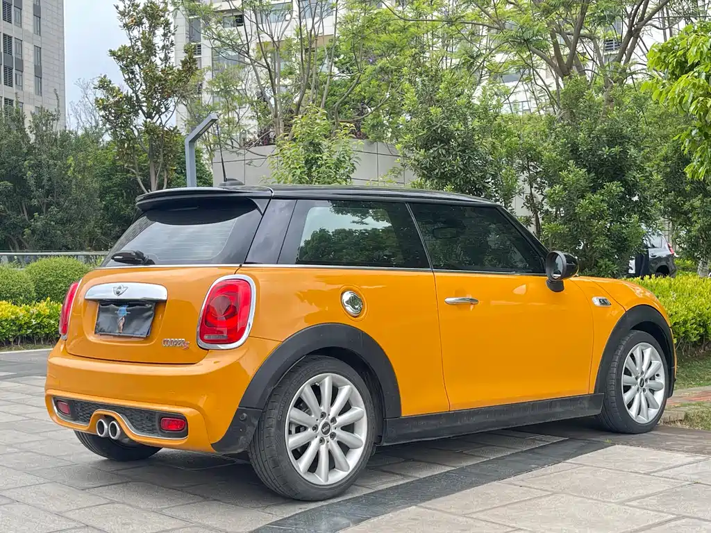 MINI 2.0 T COOPER S Excitement