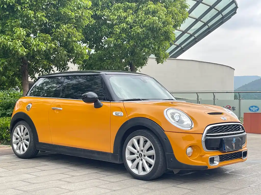 MINI 2.0 T COOPER S Excitement