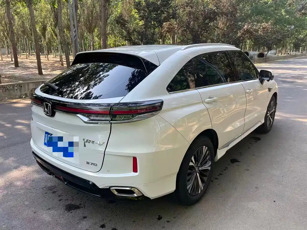 Honda UR-V 370 TURBO 2 WD Graceful