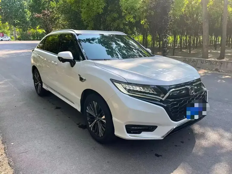 Honda UR-V 370 TURBO 2 WD Graceful