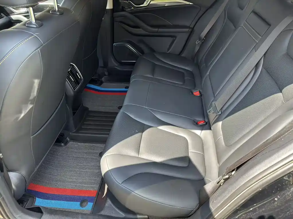 Besturn B70 1.5 T Auto Pleasure