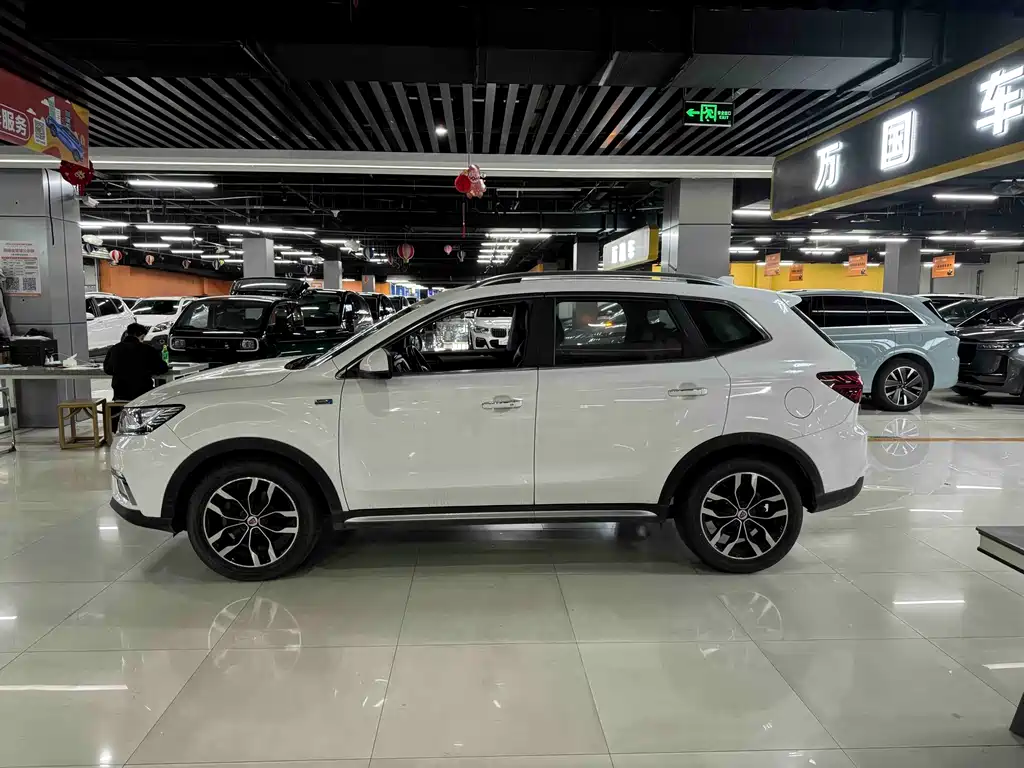 Roewe RX5 20 T 2 WD Auto Internet Smart Enjoyment