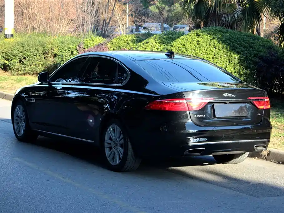 Jaguar XFL XFL 2.0 T 250 PS Luxury