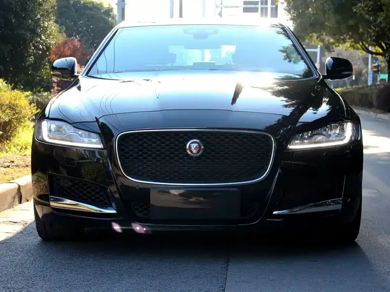 Jaguar XFL XFL 2.0 T 250 PS Luxury