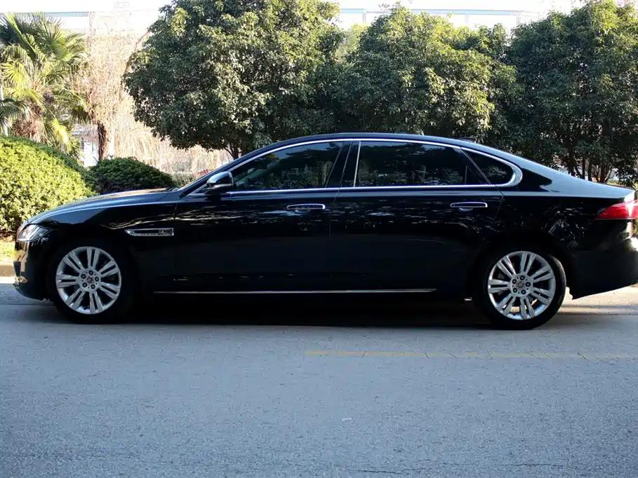 Jaguar XFL XFL 2.0 T 250 PS Luxury