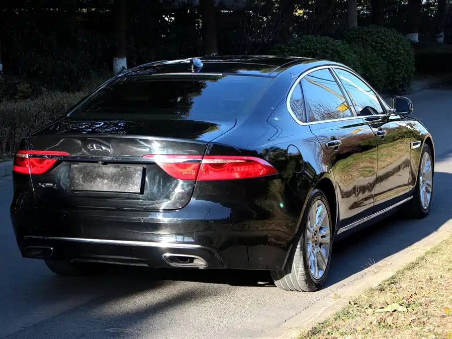 Jaguar XFL XFL 2.0 T 250 PS Luxury