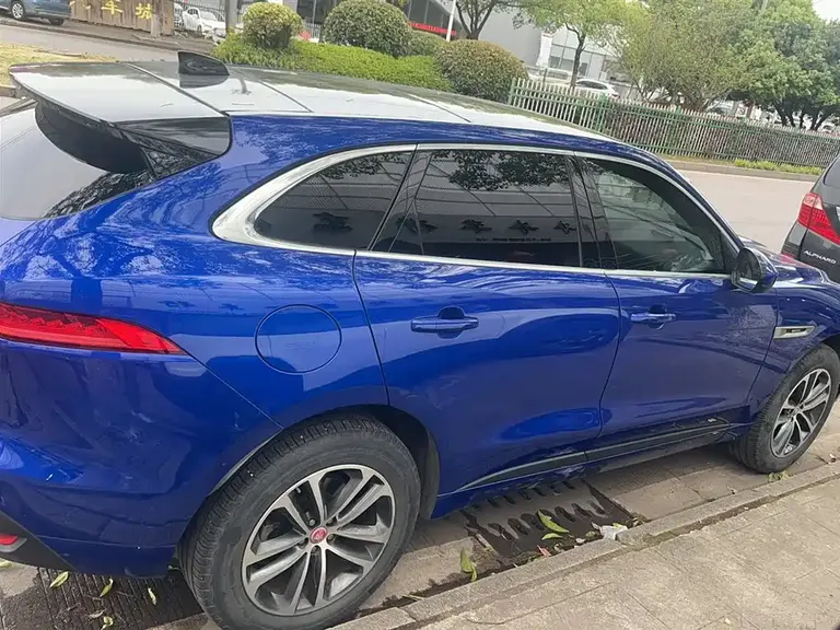Jaguar F-PACE 2.0 T 4 WD R-Sport Sport