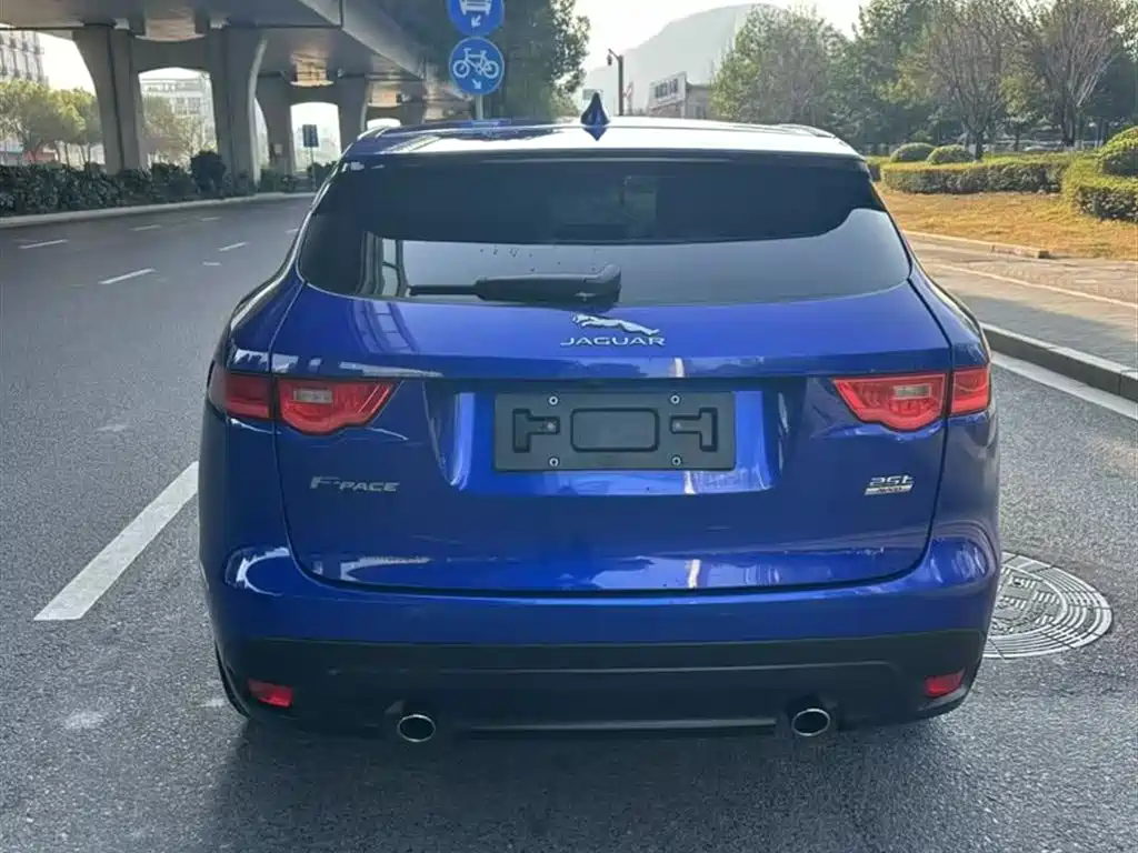 Jaguar F-PACE 2.0 T 4 WD R-Sport Sport