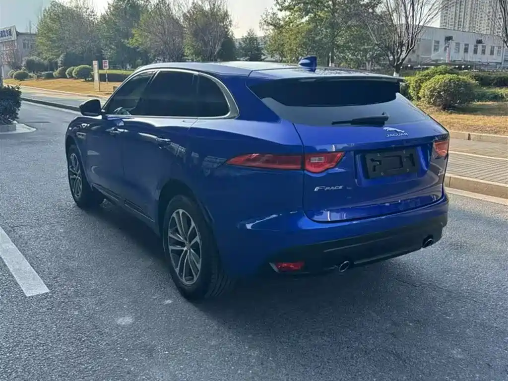 Jaguar F-PACE 2.0 T 4 WD R-Sport Sport