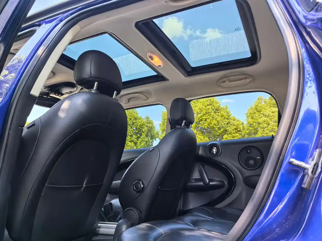 MINI COUNTRYMAN 1.6 L COOPER Excitement
