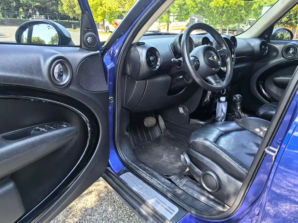 MINI COUNTRYMAN 1.6 L COOPER Excitement