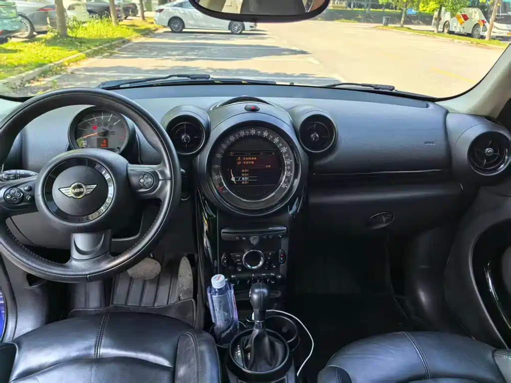 MINI COUNTRYMAN 1.6 L COOPER Excitement