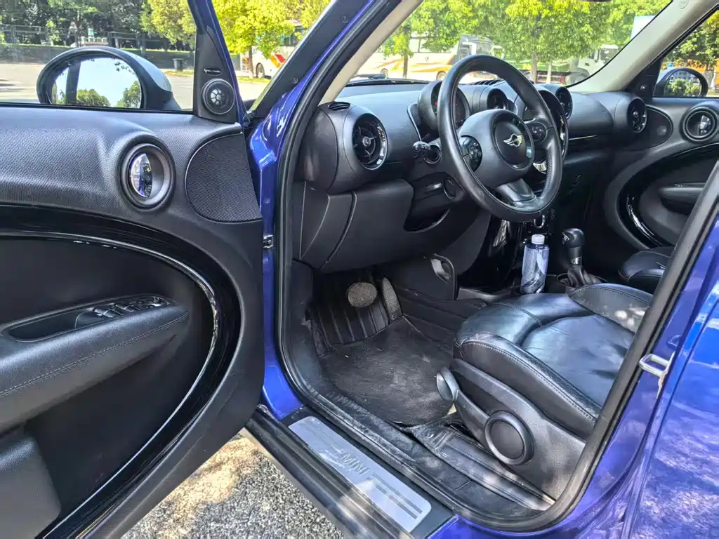 MINI COUNTRYMAN 1.6 L COOPER Excitement