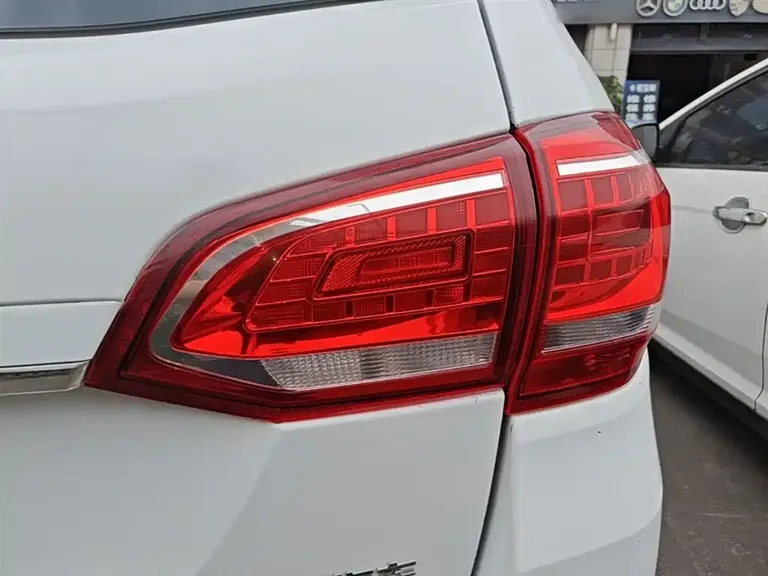 Haval H6 Red Label Sport 1.5 T Manual 2 WD Elite