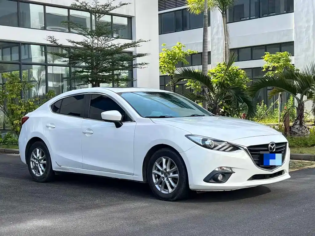 Mazda 3 Axela Sedan 1.5 L Auto Luxury
