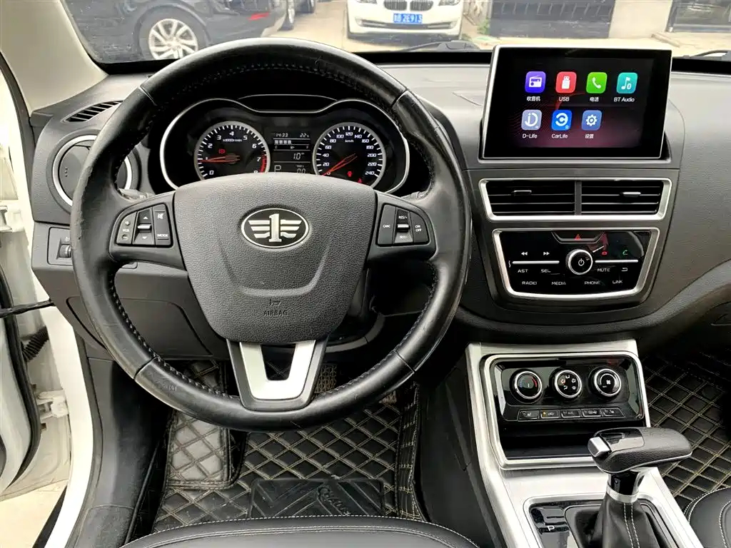 Besturn X40 奔腾X40 2019款 1.6 L 自动豪华型 国VI
