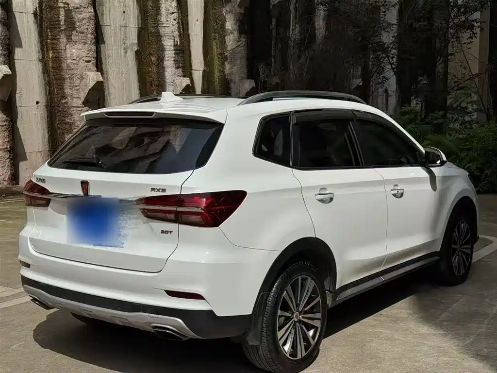 Roewe RX5 20 T 2 WD Auto 4 G Connected Platinum