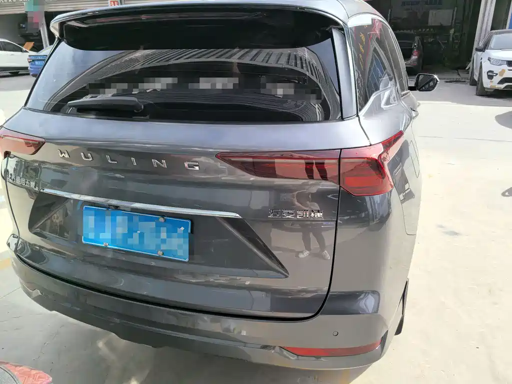 Wuling Victory 1.5 T CVT Flagship