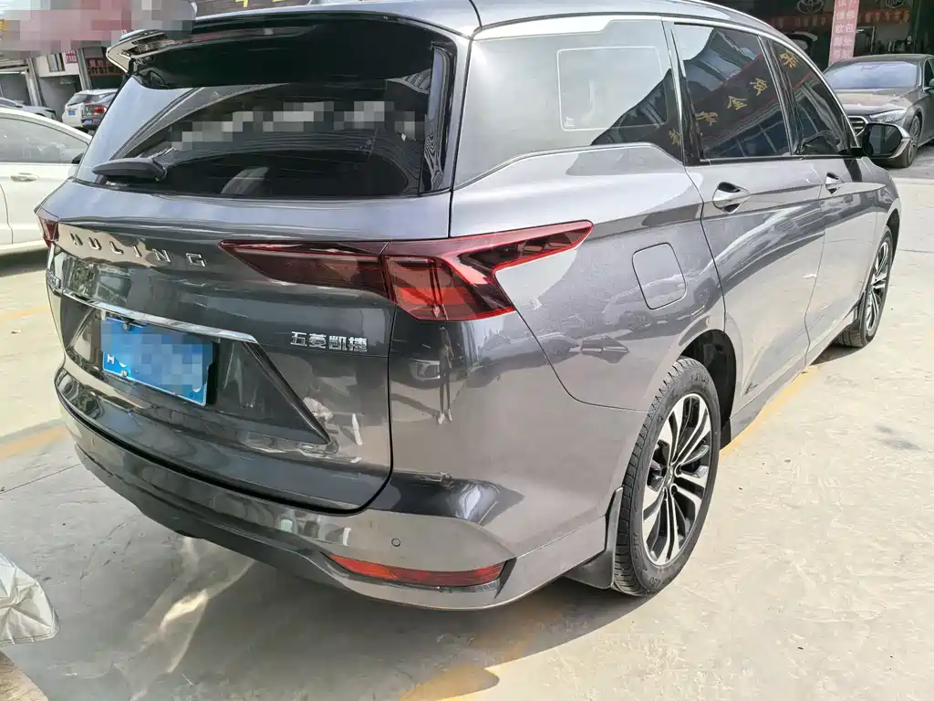 Wuling Victory 1.5 T CVT Flagship