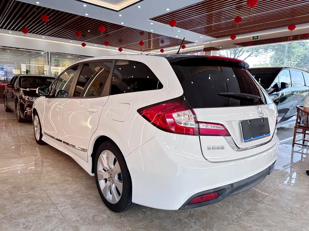 Jade 1.8 L Auto Comfort 5-seat