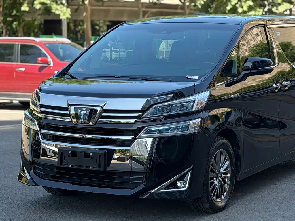 Vellfire Crown Dual Engine 2.5 L HV Luxury