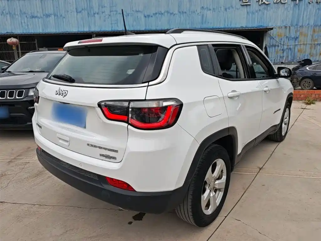 Compass 220 T Auto Home Enjoyment