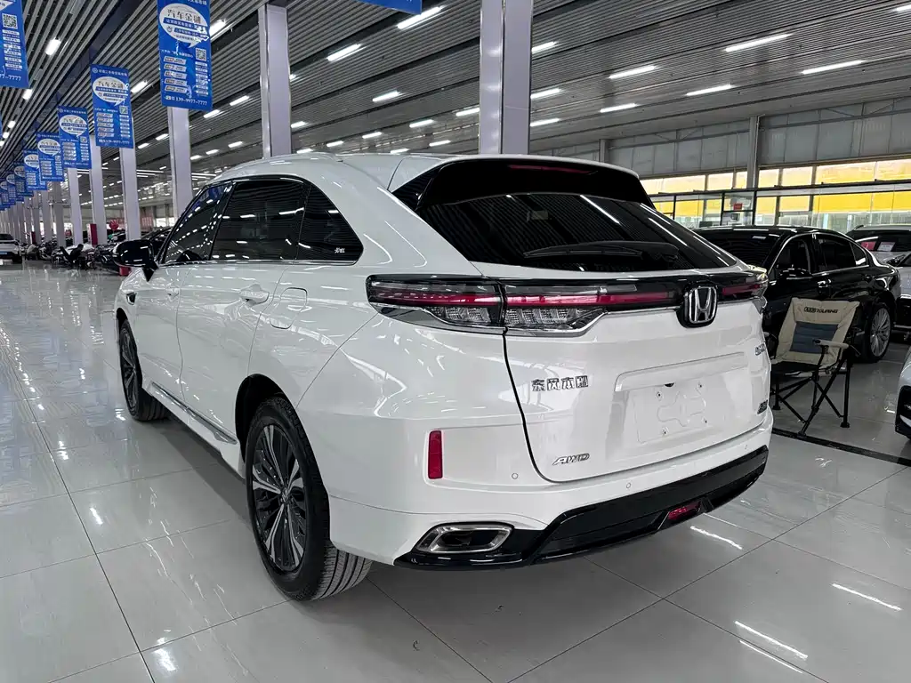 Honda UR-V 370 TURBO 4 WD Premium