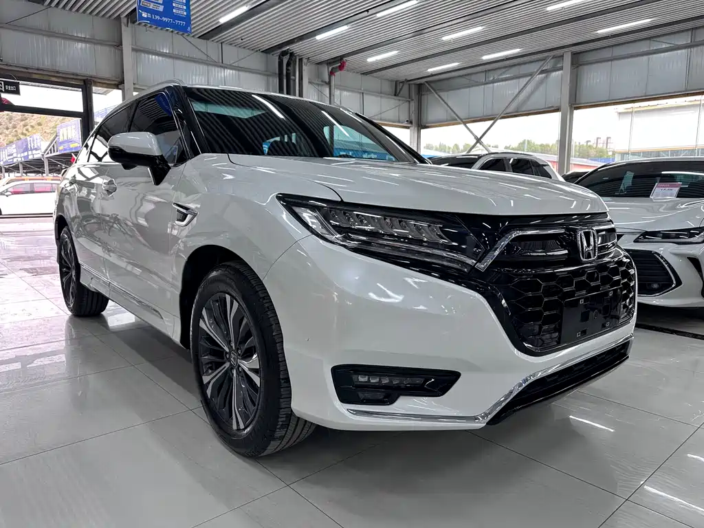 Honda UR-V 370 TURBO 4 WD Premium