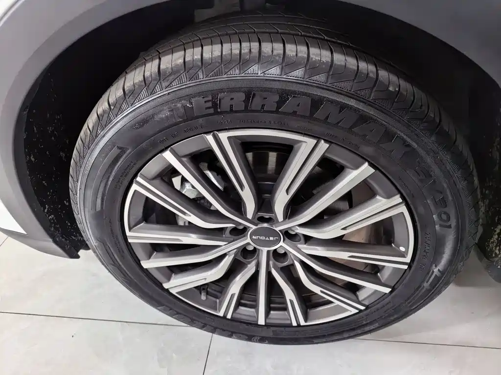Jetour X70 PLUS 捷途X70 PLUS 2025款 冠军版 1.5 T DCT冠军MAX 5座