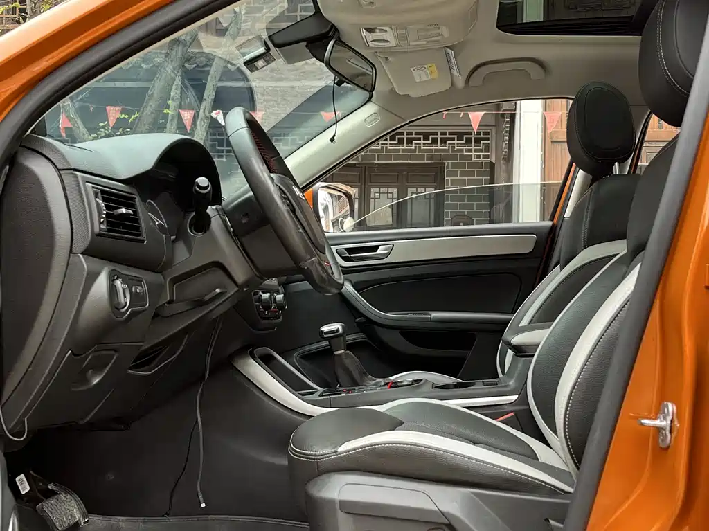Qoros 5 1.6 T Auto Distinguished