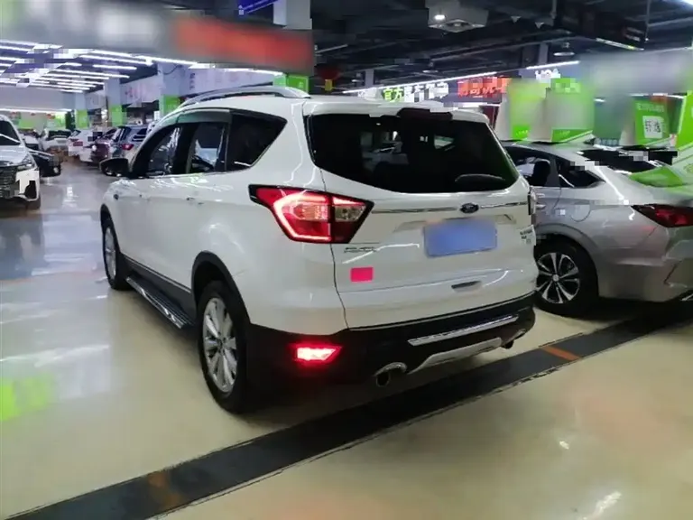 Ford Kuga EcoBoost 245 4 WD Platinum Wing