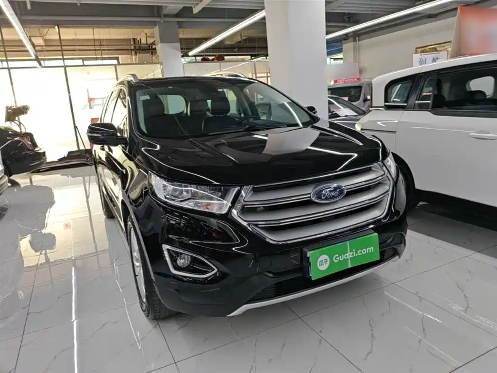 Edge EcoBoost 245 2 WD Platinum Sharp 7-seat CN-V